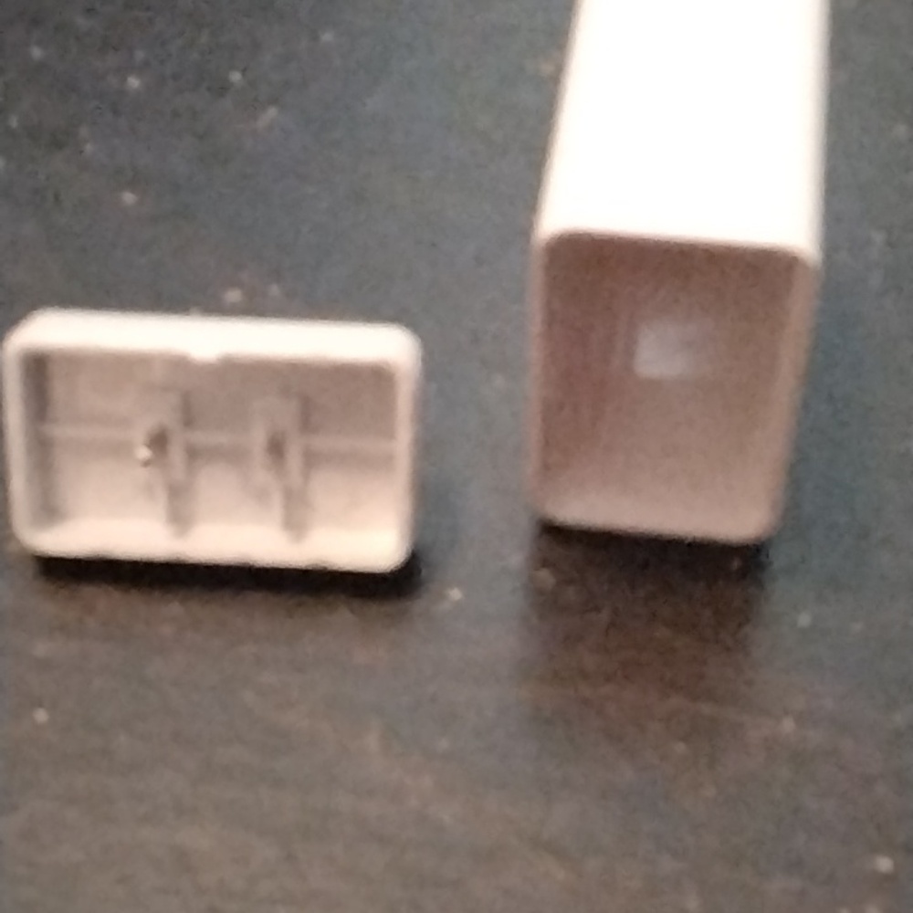 Charging block hideaway - Picture 4 of 5